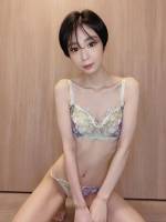 めい(25)